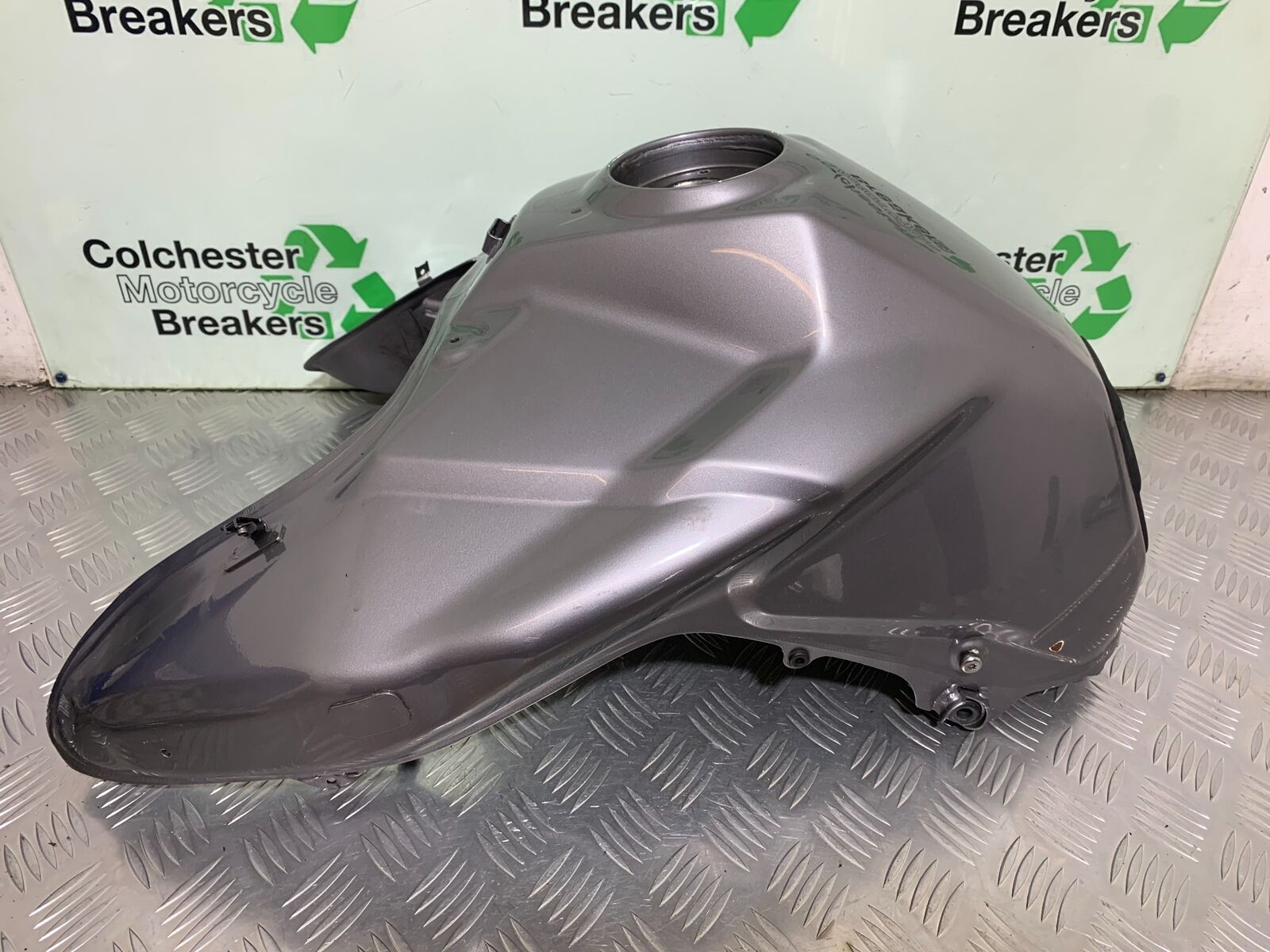 TRIUMPH TIGER 1200 EXPLORER PETROL TANK  YEAR 2012-2015 (STOCK 992)