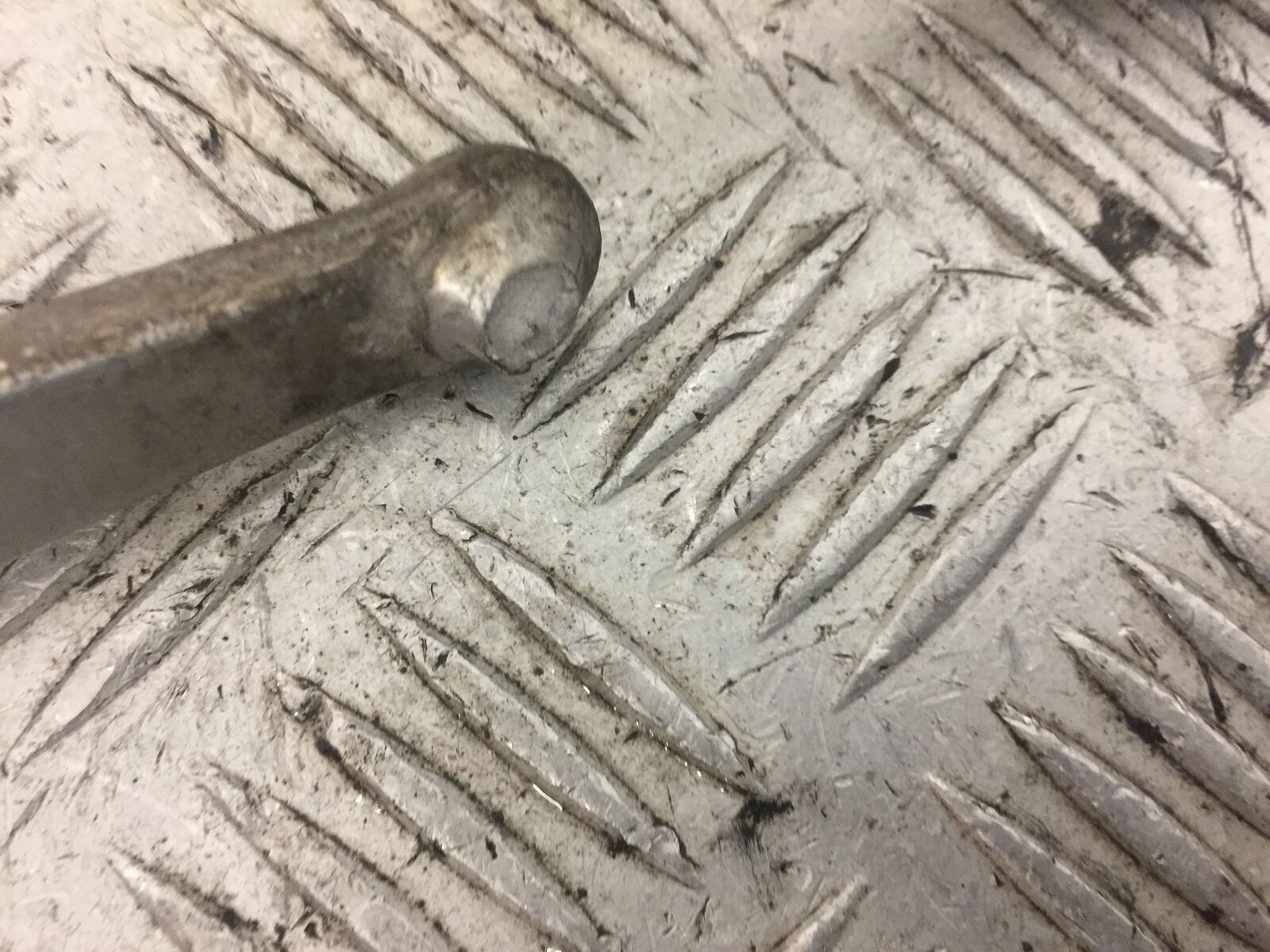 SUZUKI GSXR1000 K1 K2 FRONT LEFT PEG   YEAR 2001 (STOCK NO 644)