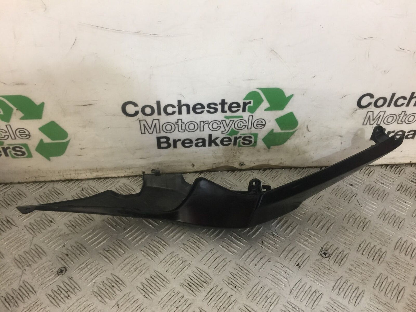KAWASAKI NINJA 650 LEFT SEAT PANEL  YEAR 2020 (STOCK 726)