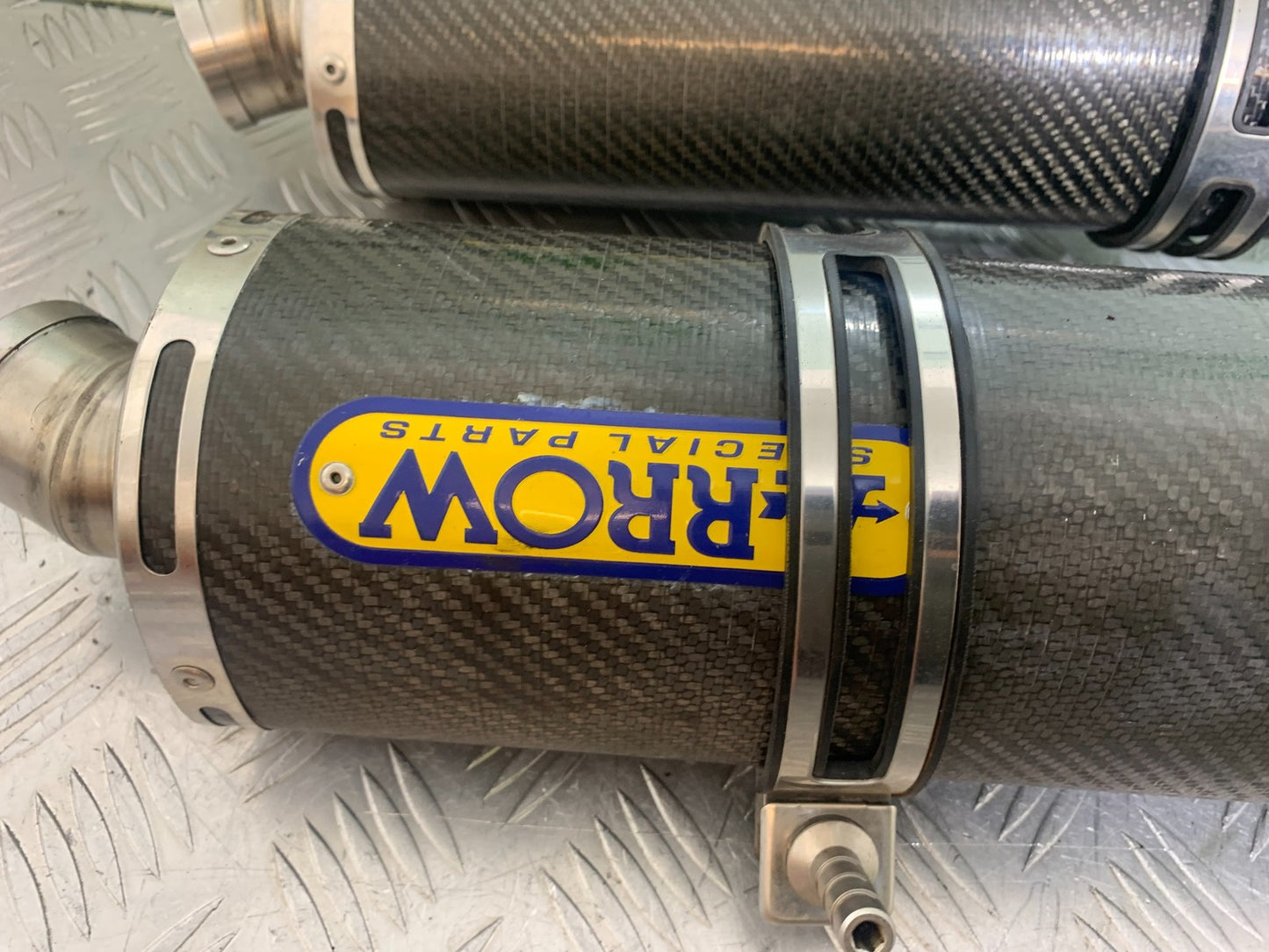 APRILIA RSV1000 R FACTORY MILLE ARROW CARBON SILENCERS   2004-09 (CMB1203)