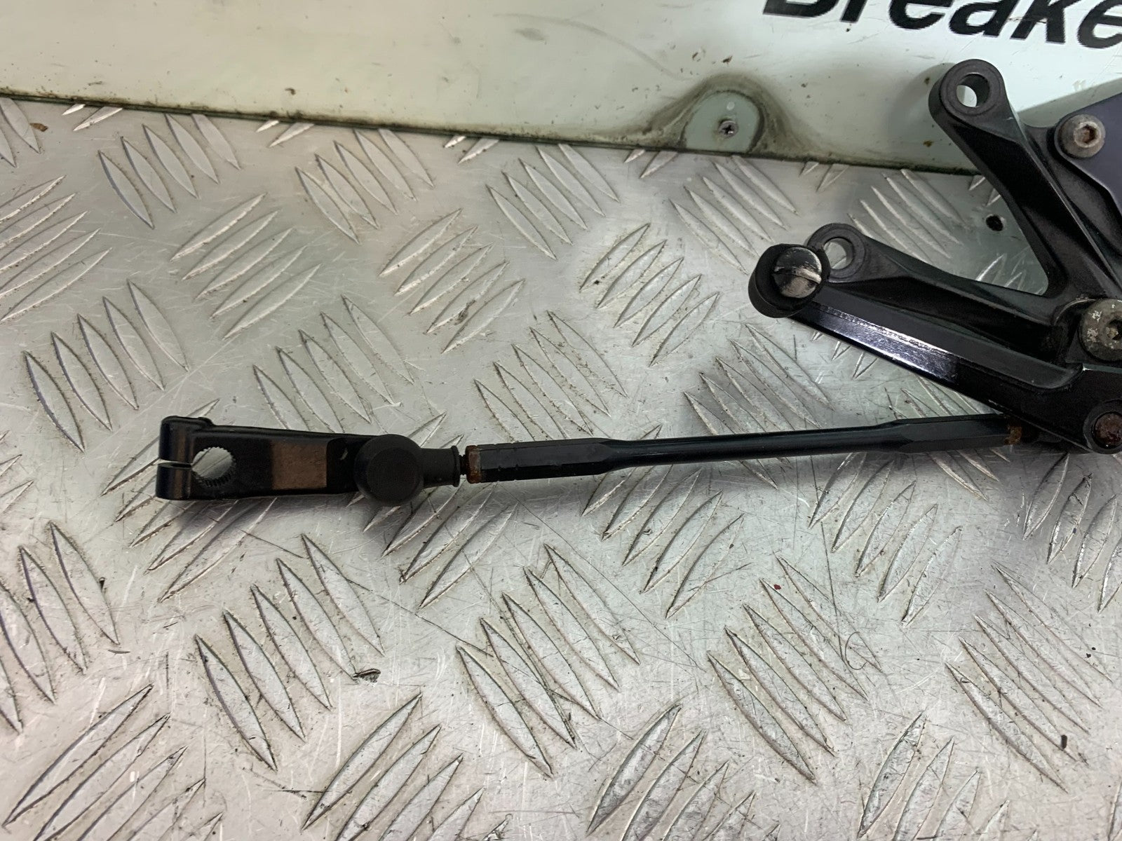 KAWASAKI ZX10R ZX10 R FRONT LEFT HANGER   2008-2010 (CMB1301)