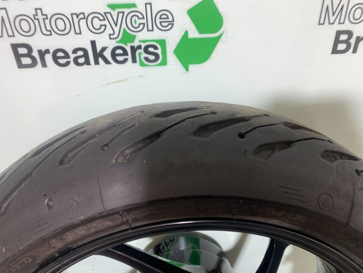 TRIUMPH TRIDENT 660 REAR WHEEL (GOOD TYRE)    YEAR 2021-2024 (CMB1148)