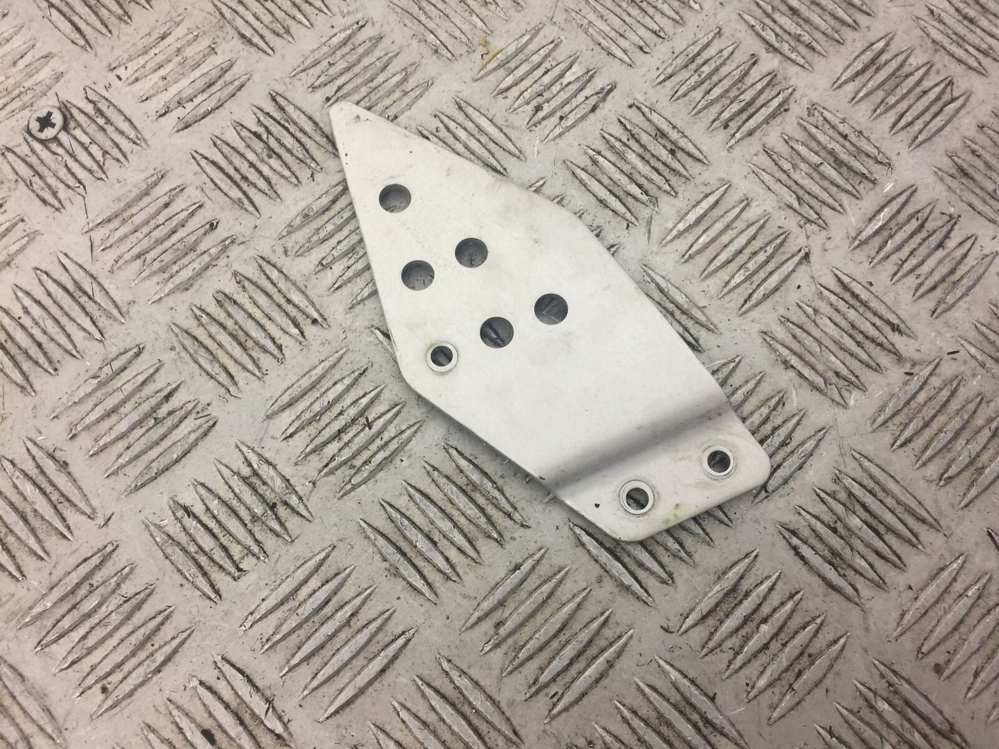 KAWASAKI Z750 Z 750 RIGHT HEEL PLATE   YEAR 2009