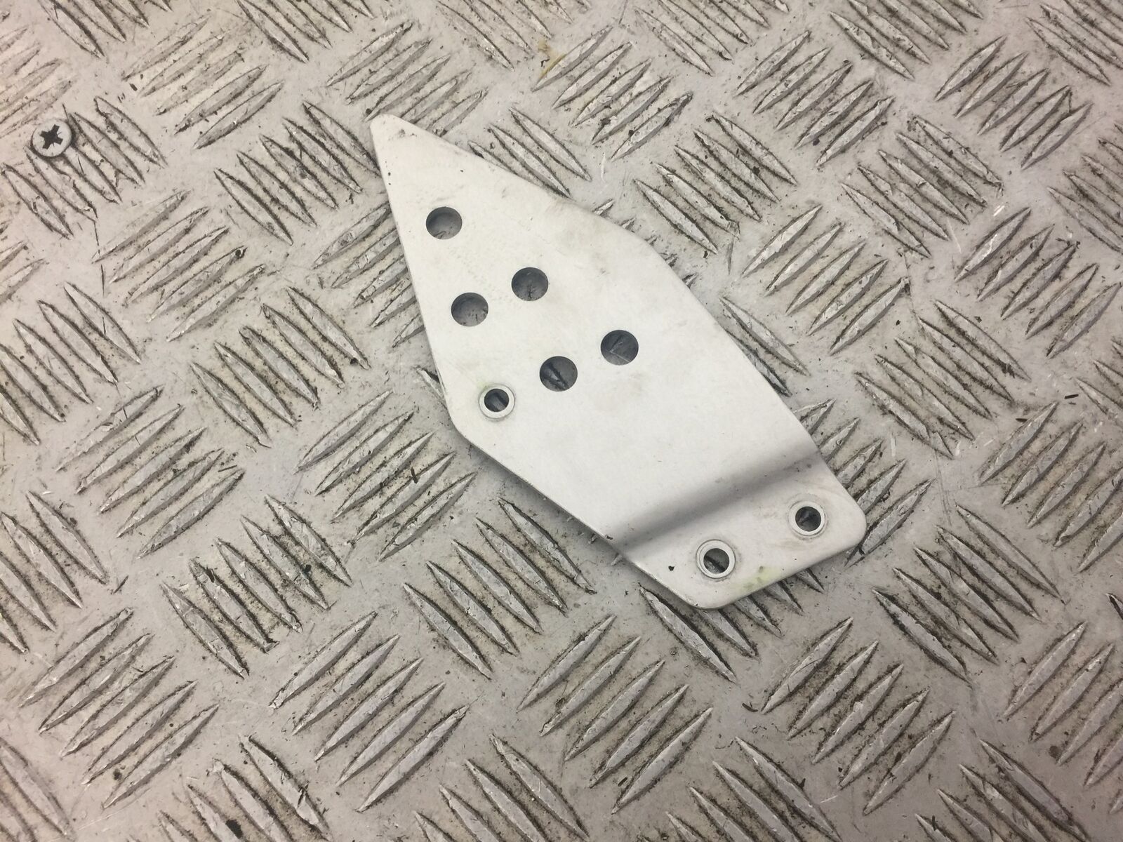 KAWASAKI Z750 Z 750 RIGHT HEEL PLATE   YEAR 2009
