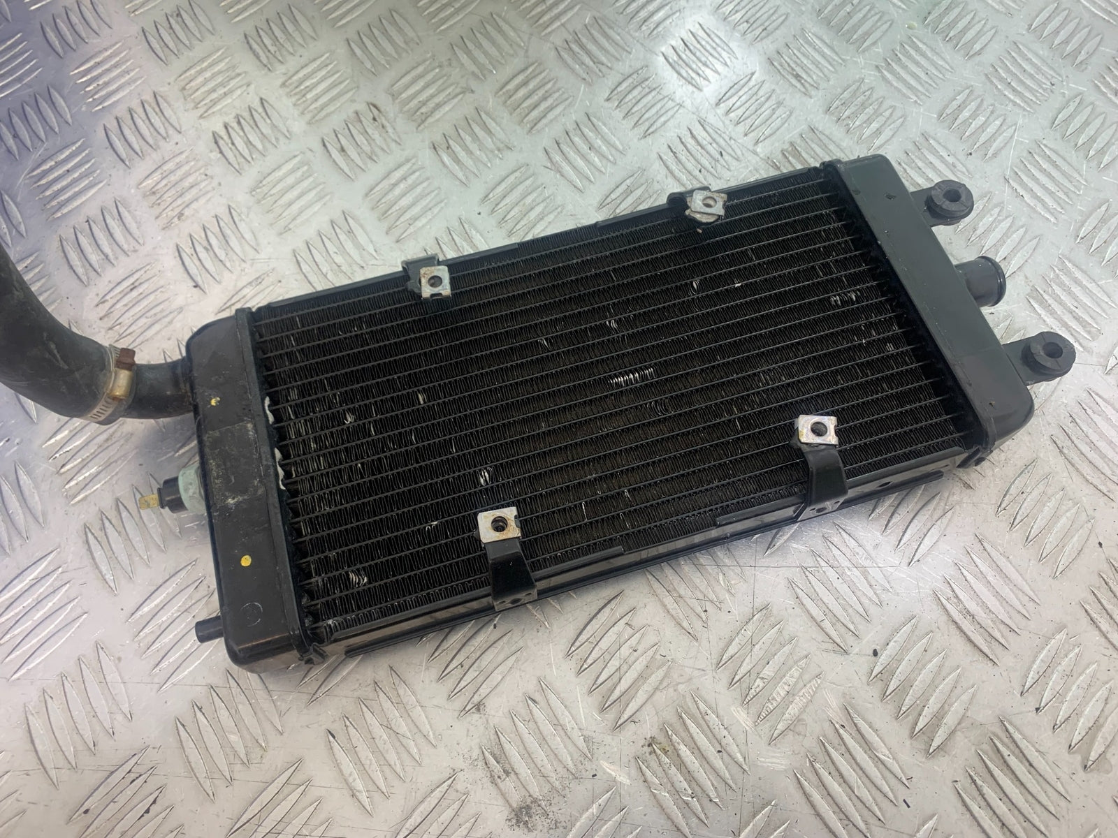 HONDA VTX1300 S-6 RADIATOR  YEAR 2004-09 (CMB1159)