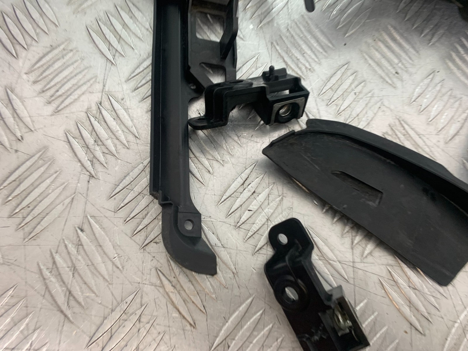 YAMAHA YZF R1 4C8 INFILL PANELS   YEAR 2007-2008 (CMB1237)