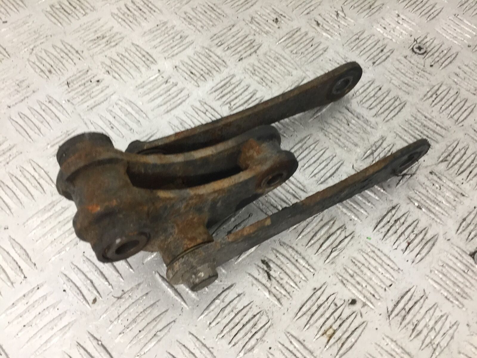KAWASAKI NINJA 250 R EX250 REAR SHOCK LINKAGE  YEAR 2008  (STOCK 879)