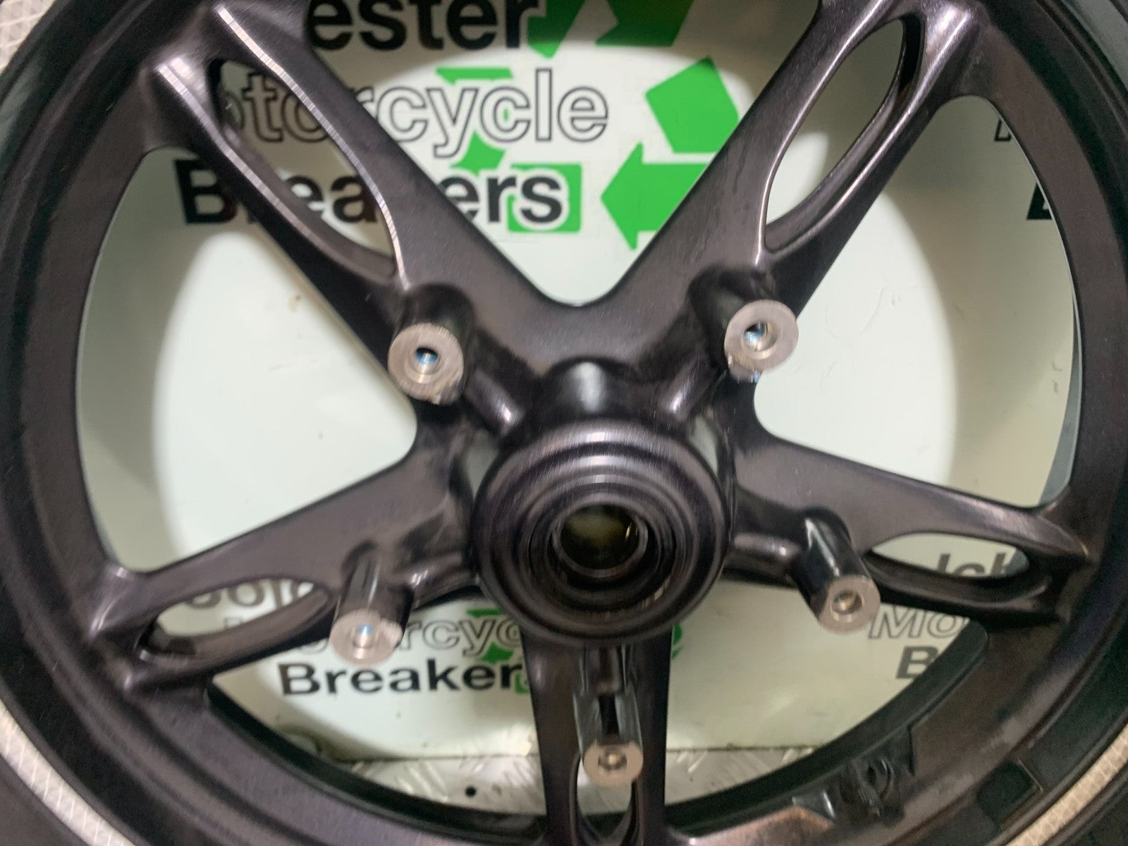 TRIUMPH 1050 SPRINT ST FRONT WHEEL  2003-2011 (CMB1285)