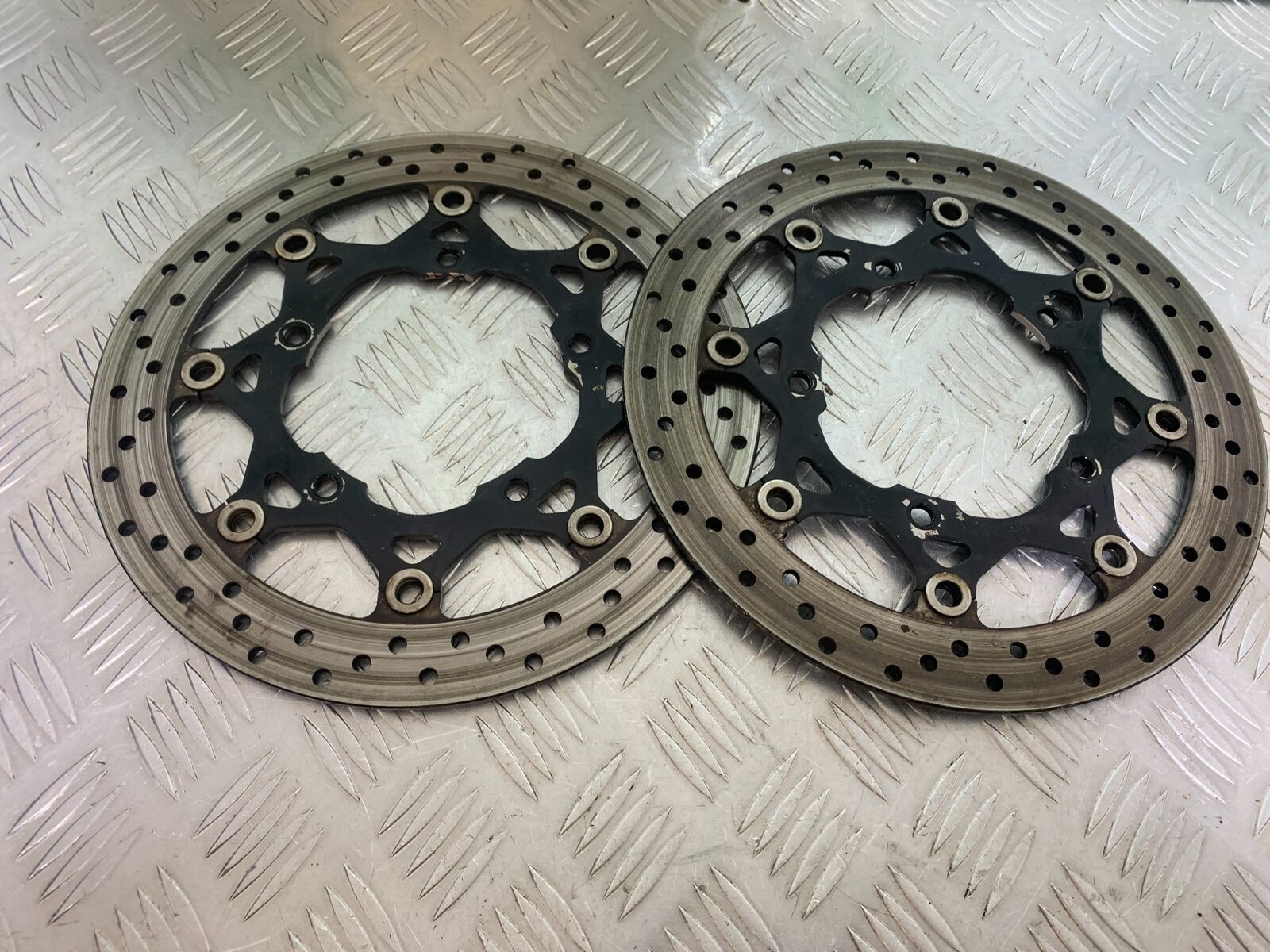 SUZUKI GSF1250 GSF 1250 BANDIT FRONT BRAKE DISCS   YEAR 2010-14 (CMB1092)