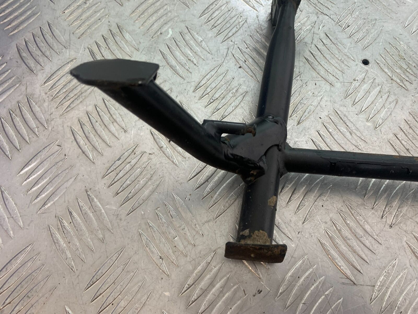 TRIUMPH 955i SPRINT ST CENTER STAND  YEAR 1999-2004 (CMB1124)