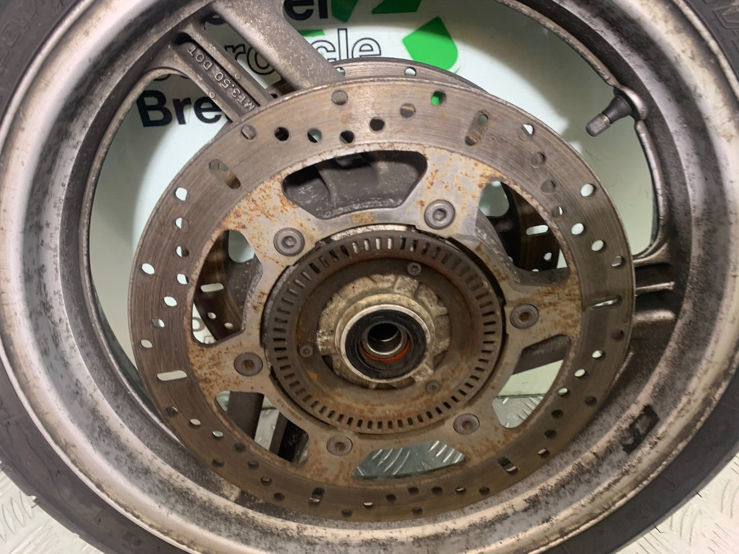 HONDA NT 700 V DEAUVILLE FRONT WHEEL   YEAR 2006-2011 (CMB1211)