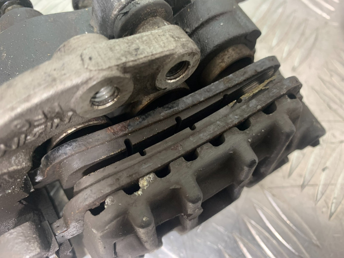 HONDA VFR800 PRE V-TEC REAR CALIPER  YEAR 1998-2001 (CMB1233)