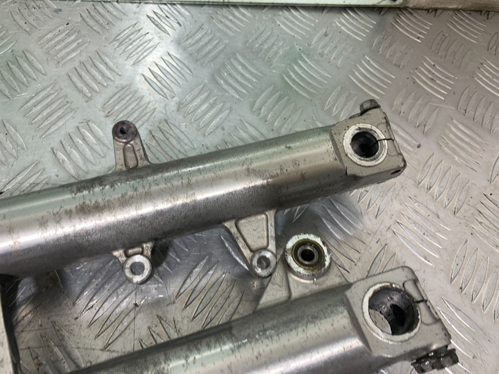 HONDA CBR1100 BLACKBIRD FORKS   YEAR 1999-2005 (CMB1232)