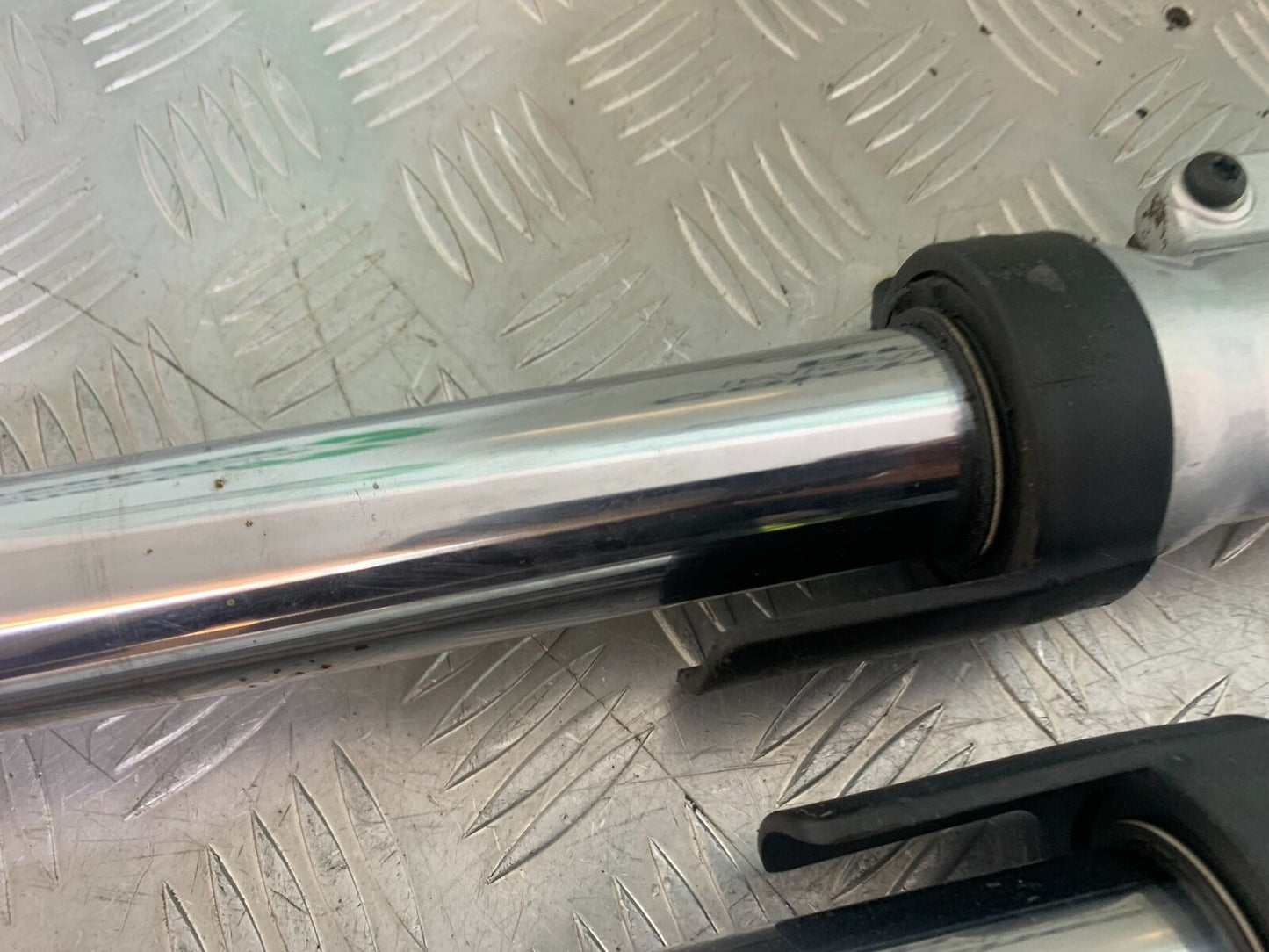 TRIUMPH 955i SPRINT ST FORKS YEAR 1999-2004 (CMB1124)
