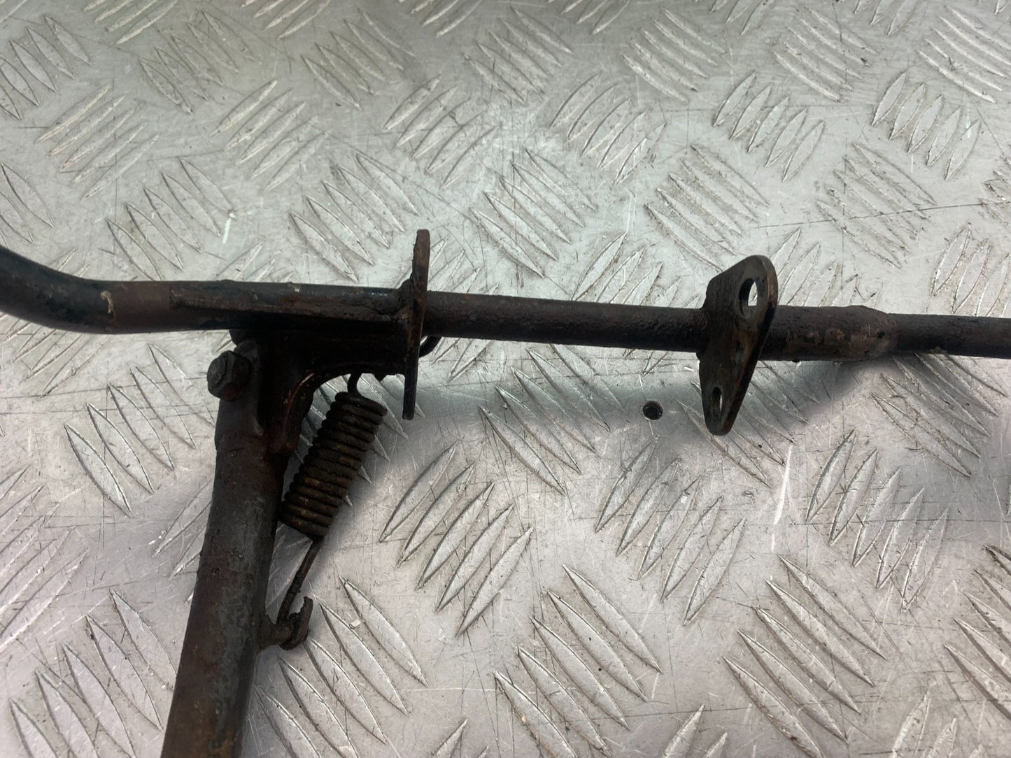 SUZUKI GP100 GP 100 FOOTPEG BAR   YEAR 1978-1988 (CMB1259)