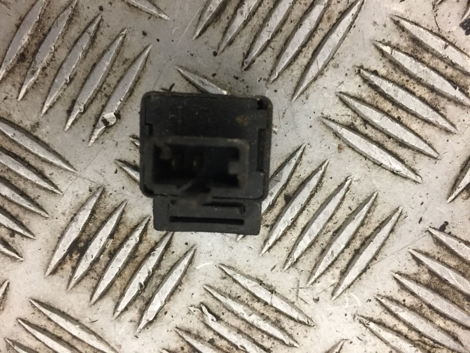 KAWASAKI ZX6R ZX6 G RELAY  YEAR 1999 (STOCK 519)