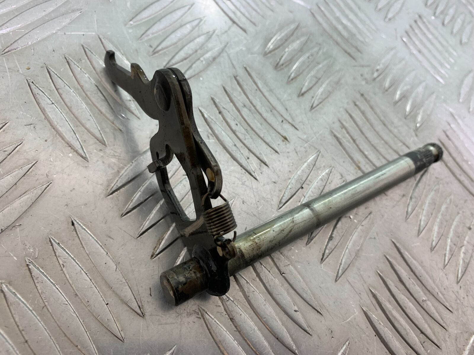 HONDA CBR125 CBR 125 GEAR SHAFT   YEAR 2004-06  (CMB1040)