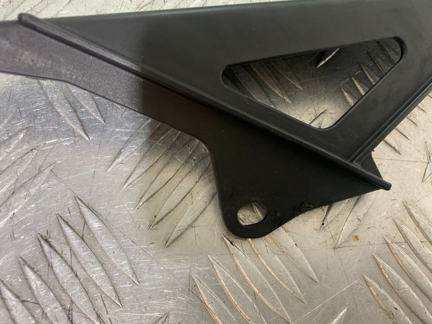 APRILIA RSV4 FACTORY CHAIN GUARD YEAR 2009-2012 (CMB1224)