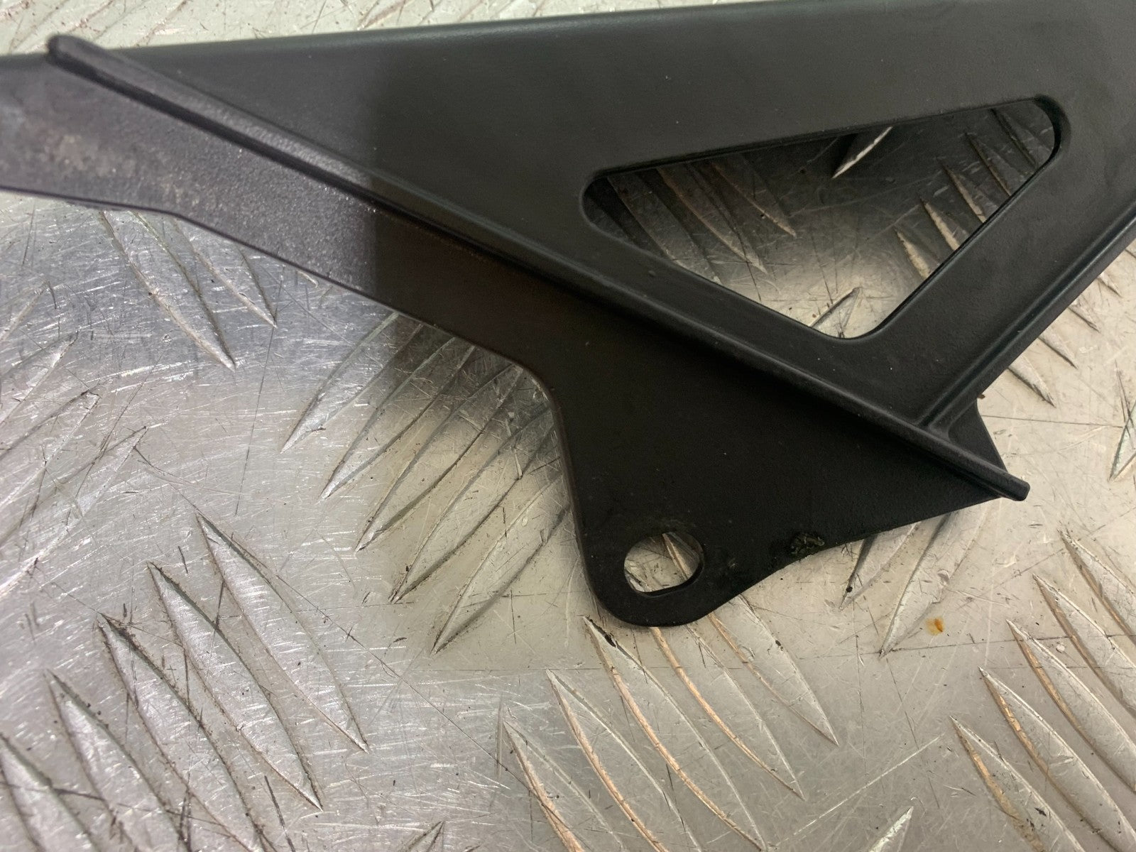 APRILIA RSV4 FACTORY CHAIN GUARD YEAR 2009-2012 (CMB1224)