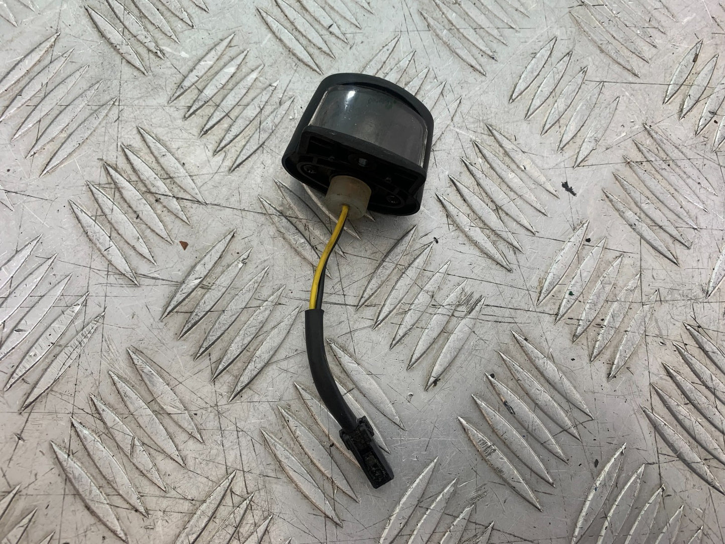 TRIUMPH 1050 SPRINT ST NUMBER PLATE LIGHT  YEAR 2004-2007 (CMB1197)
