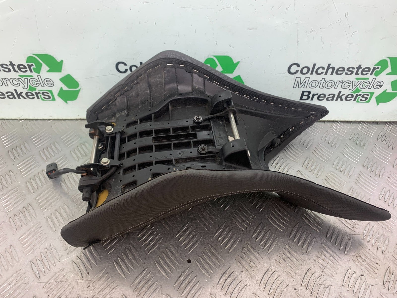 TRIUMPH TIGER 800 XRT HEATED FRONT SEAT  2018-2020 (CMB1193)