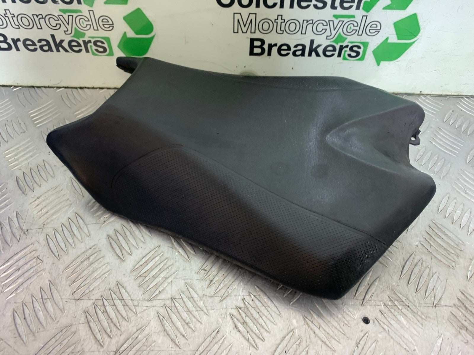 APRILIA TUONO 1000 V4 FRONT SEAT   YEAR 2013-2014  (CMB1239)