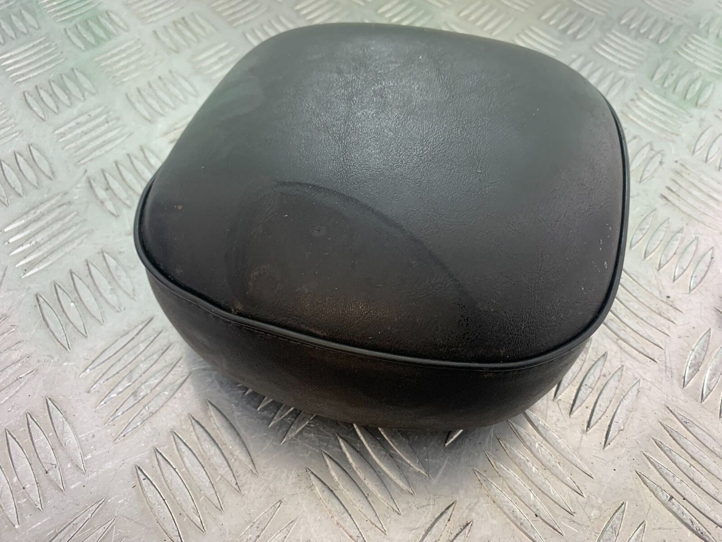 HONDA VT1100 C SHADOW SPIRIT BACK REST PAD  2002-2003 (CMB1035)