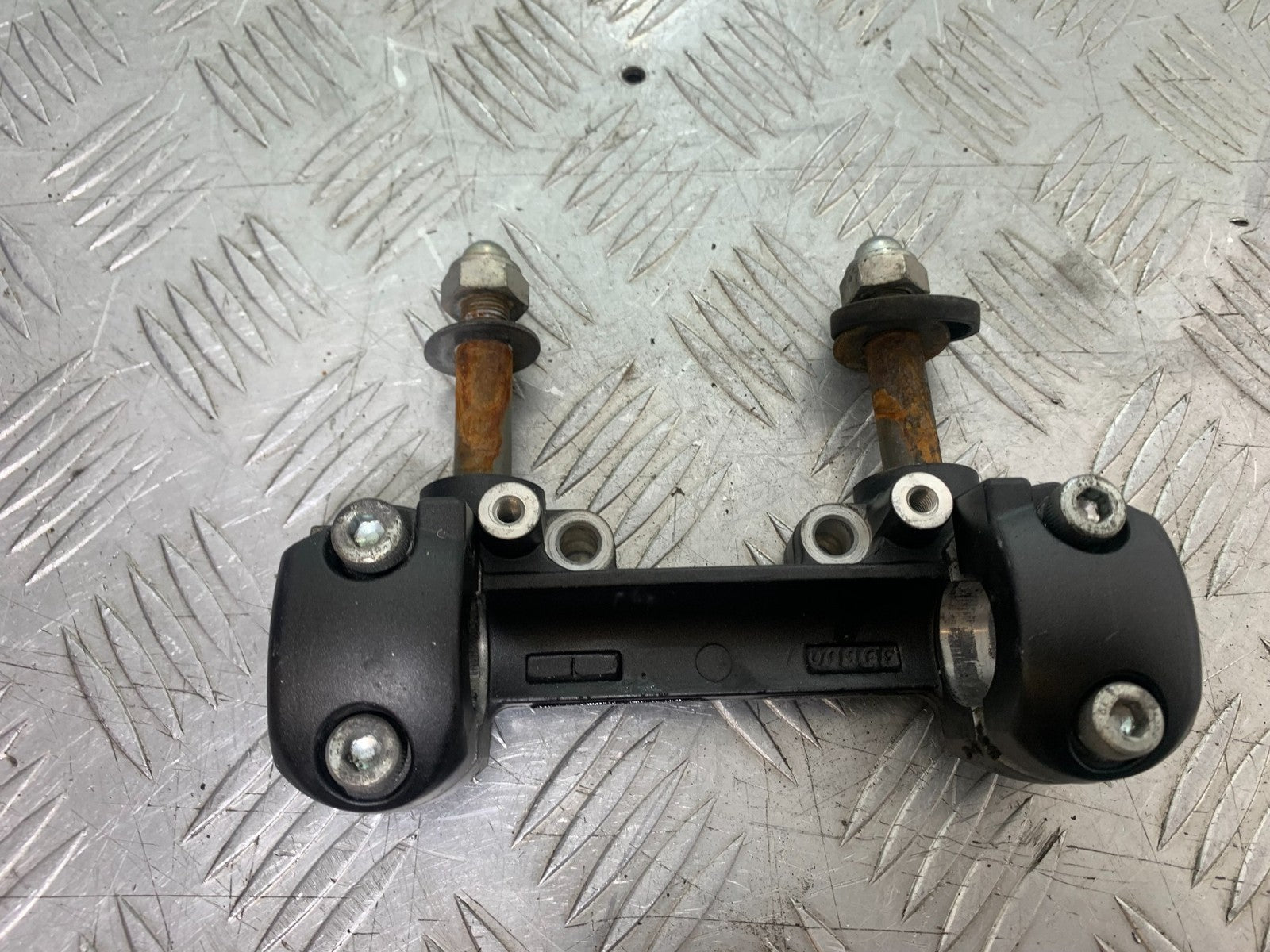 YAMAHA XVS 1300 MIDNIGHT STAR HANDLEBAR RISERS  YEAR 2007-16 (CMB1200)