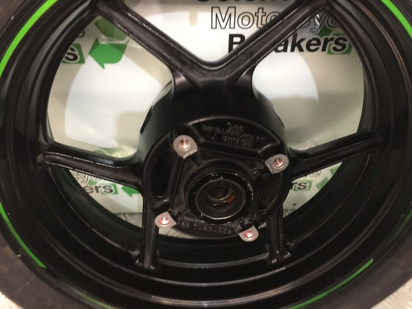 KAWASAKI Z800 Z 800 REAR WHEEL YEAR 2013-2017 (STOCK 925)