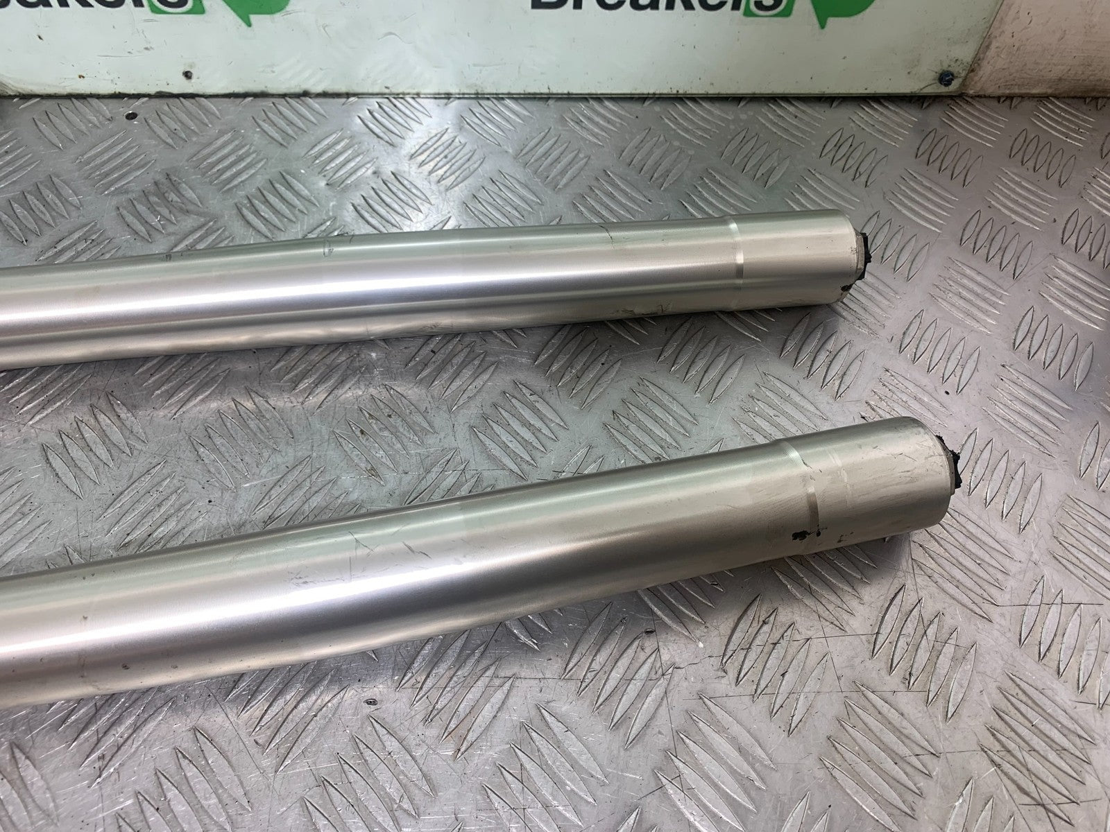 TRIUMPH TIGER 800 XRT FORKS (DAMAGED SOLD AS PARTS)   2018-2020 (CMB1193)