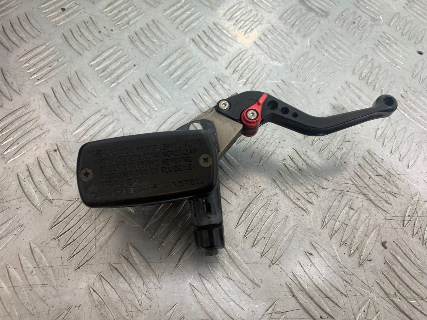 HONDA CBR600 CBR 600 RR FRONT BRAKE MASTER CYLINDER   YEAR 2003-2004 CMB1173)