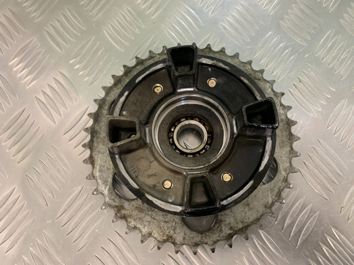 KAWASAKI ZX9R ZX9 C SPROCKET CARRIER   YEAR 1998-99 (STOCK 957)