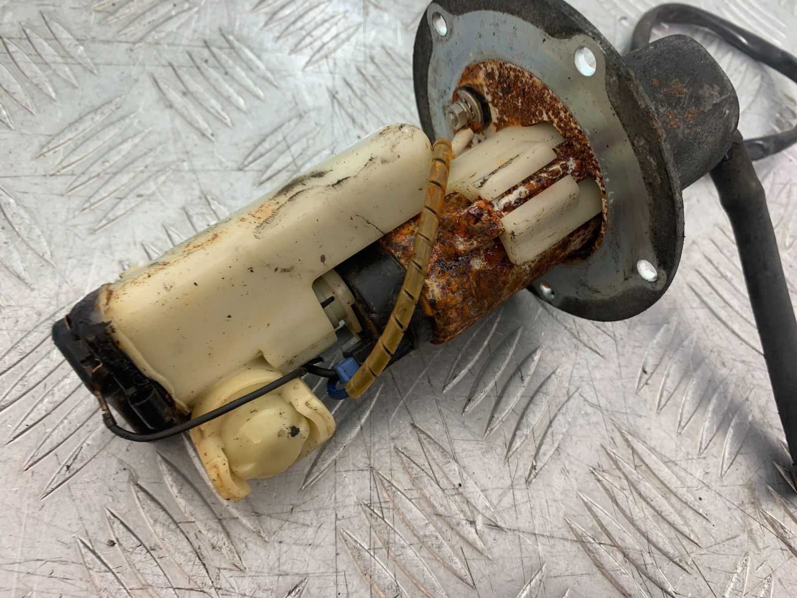 KAWASAKI Z750 Z 750 PETROL PUMP  YEAR 2004-2006  (CMB1234)