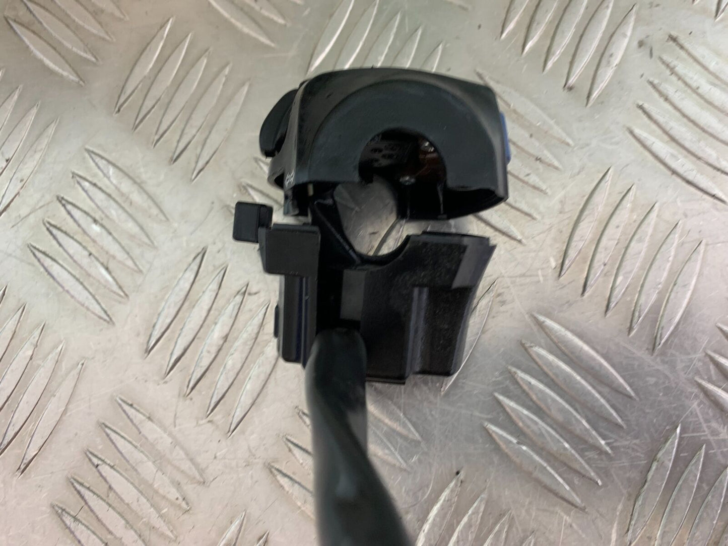 APRILIA SL750 SL 750 SHIVER LEFT SWITCH GEAR    YEAR 2012 (CMB1074)