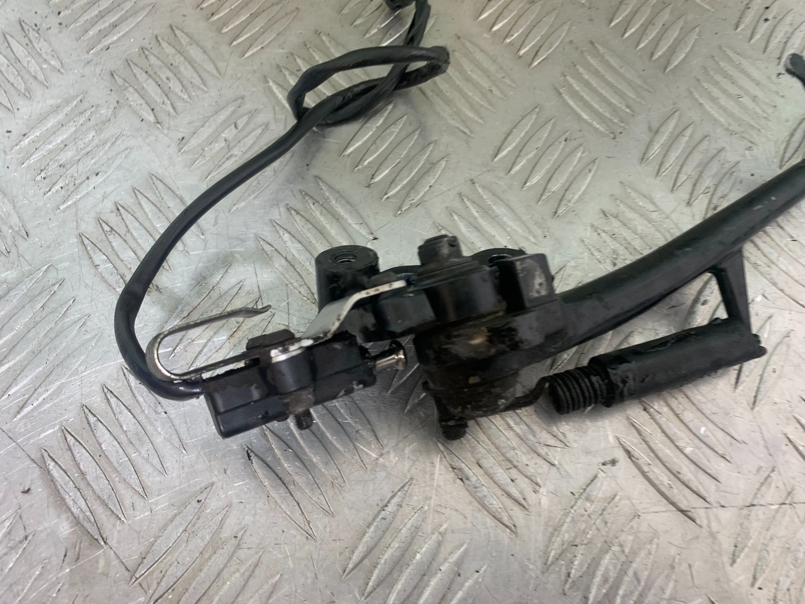 YAMAHA YZF R1 14 B BIG BANG SIDE STAND 2009-14 (CMB1175)