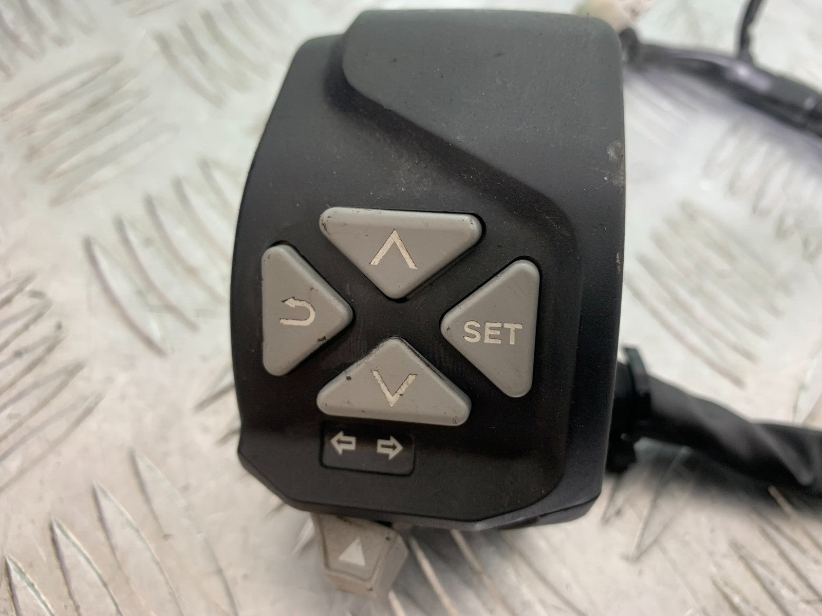 KTM 125 DUKE LEFT SWITCH GEAR YEAR 2018-2023 (CMB1185)