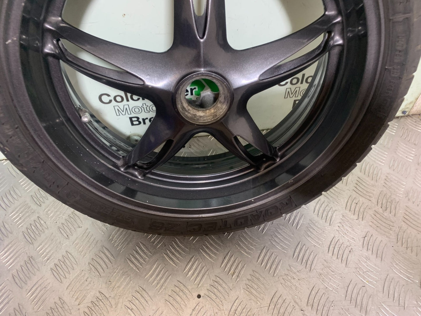 TRIUMPH 1050 SPEED TRIPLE REAR WHEEL   YEAR 2005-2007 (CMB1322)