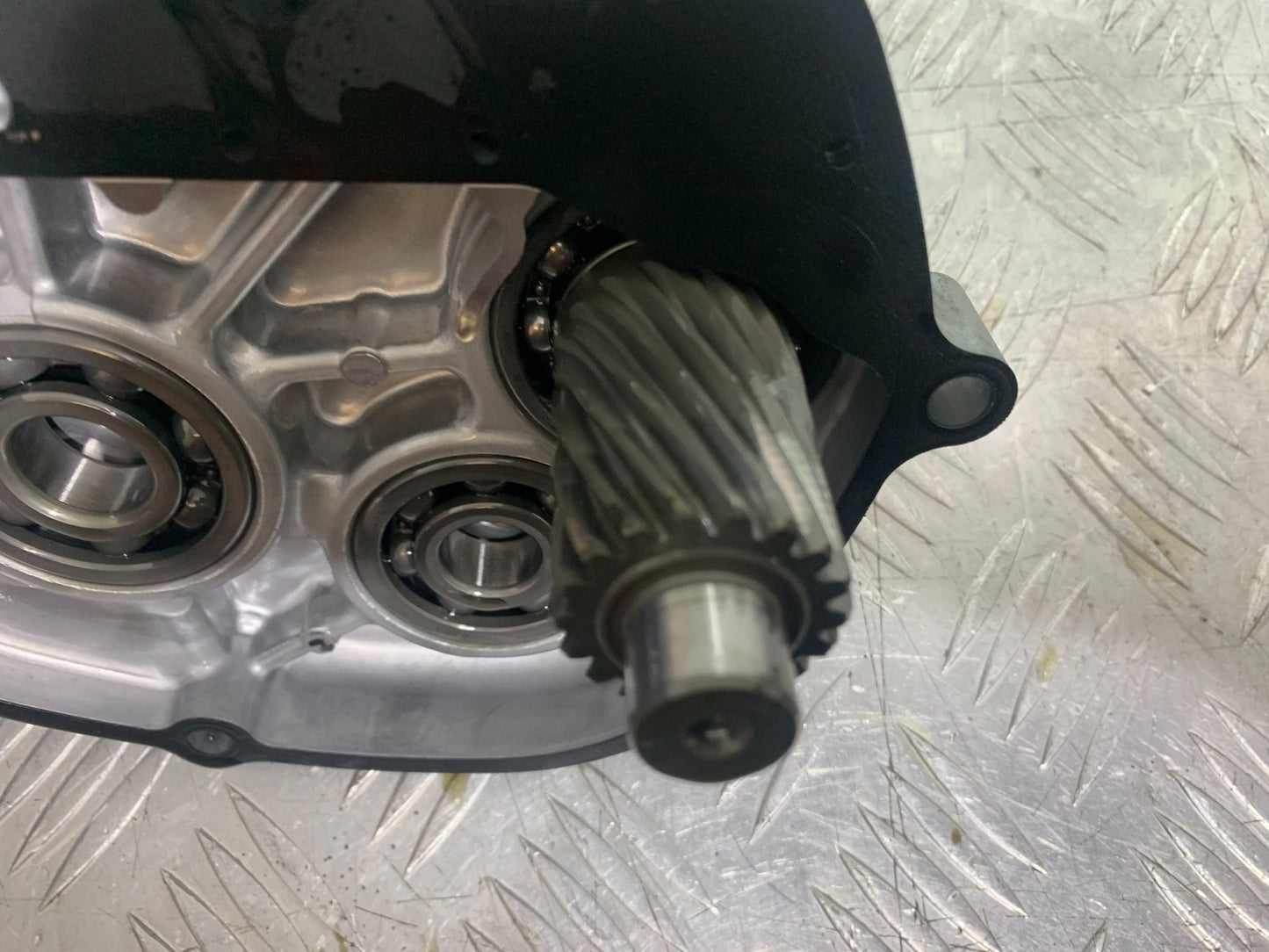 YAMAHA XMAX 300 OUTPUT SHAFT AND COVER   YEAR 2017-2020 (CMB1218)