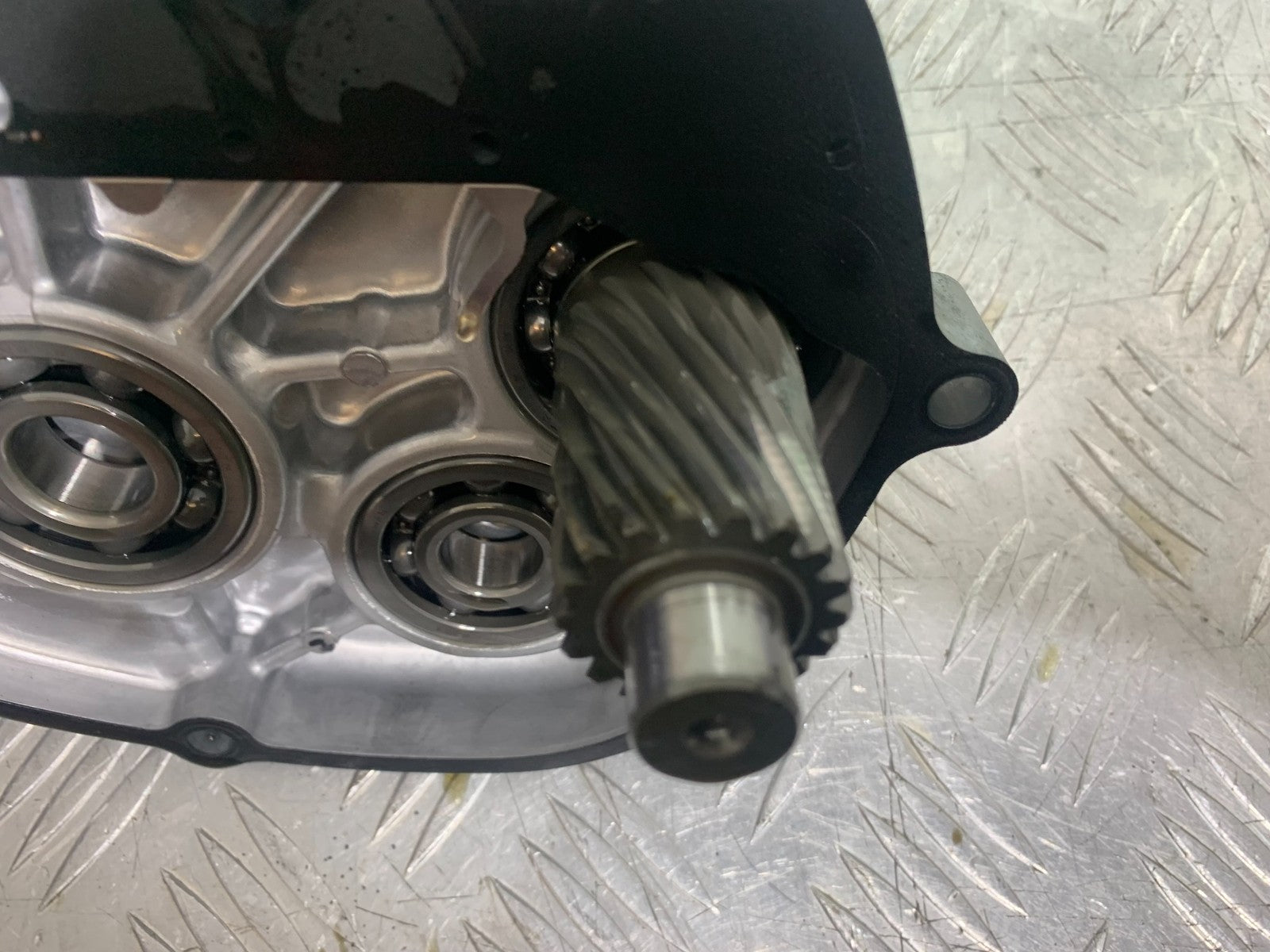 YAMAHA XMAX 300 OUTPUT SHAFT AND COVER   YEAR 2017-2020 (CMB1218)