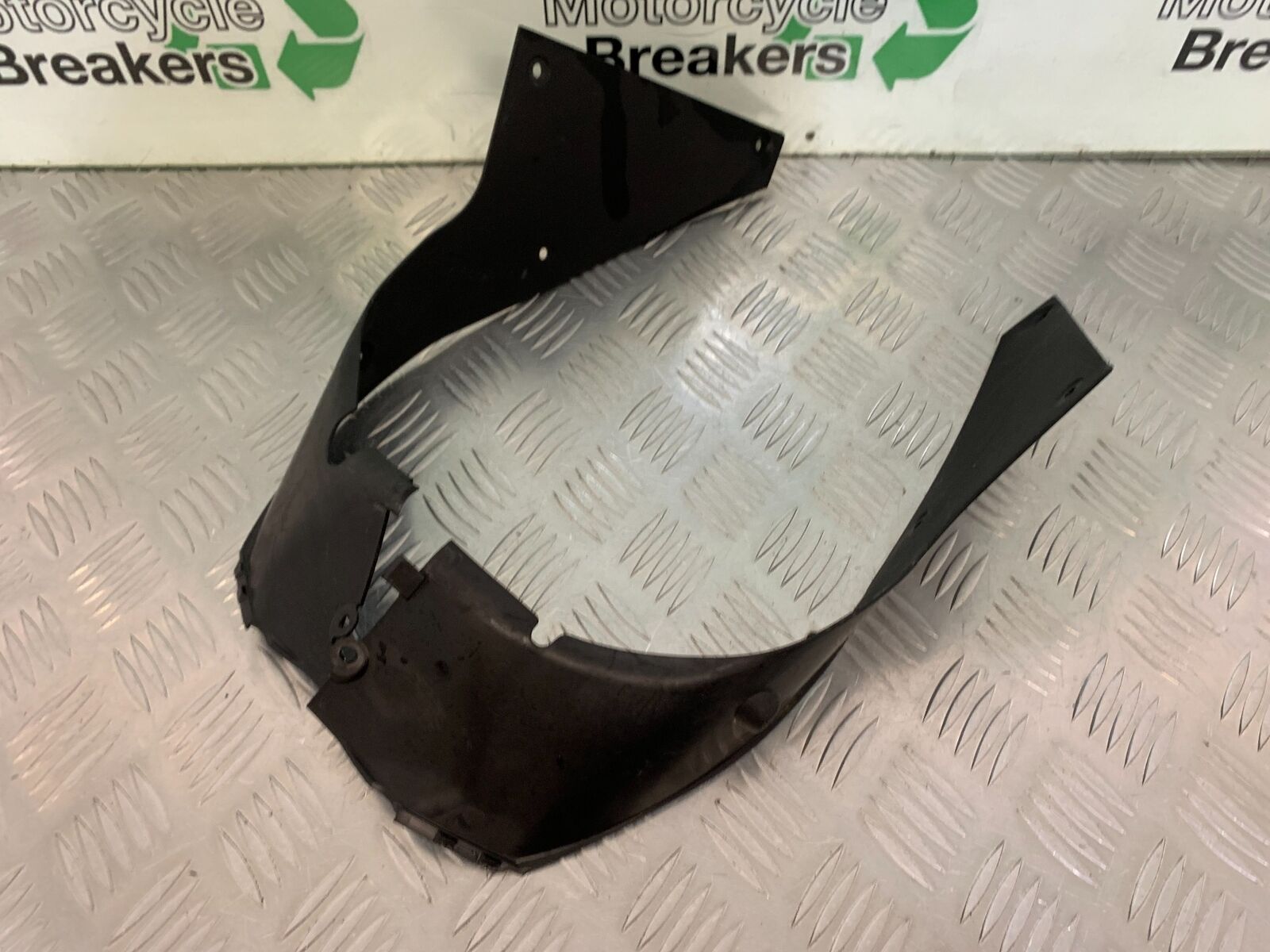 KAWASAKI NINJA 250 SL FAIRING V-PIECE   YEAR 2015-2017 (STOCK 983)