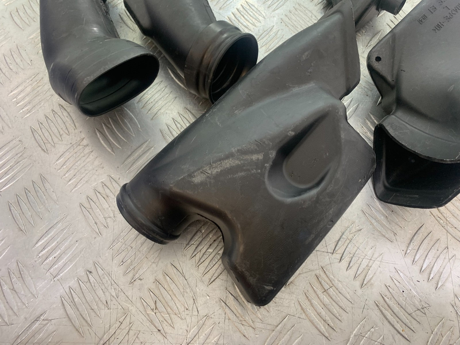 HONDA CBR600 CBR 600 RR AIR TUBES   YEAR 2003-2004 CMB1173)