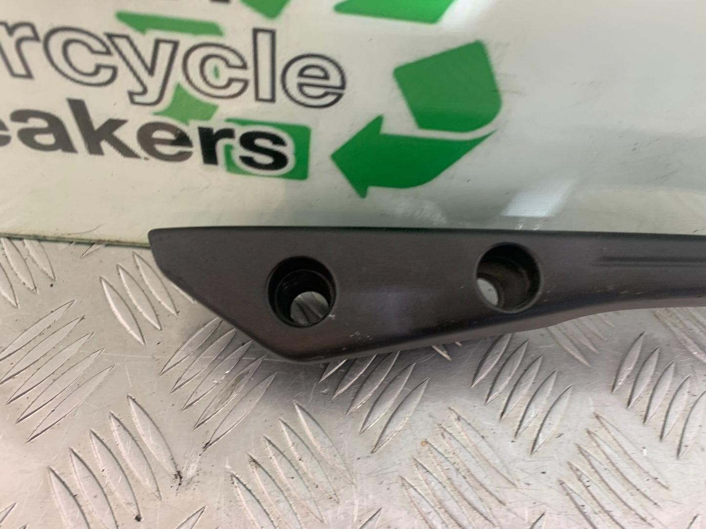 KAWASAKI ER6 F LEFT GRAB RAIL YEAR 2009-2011