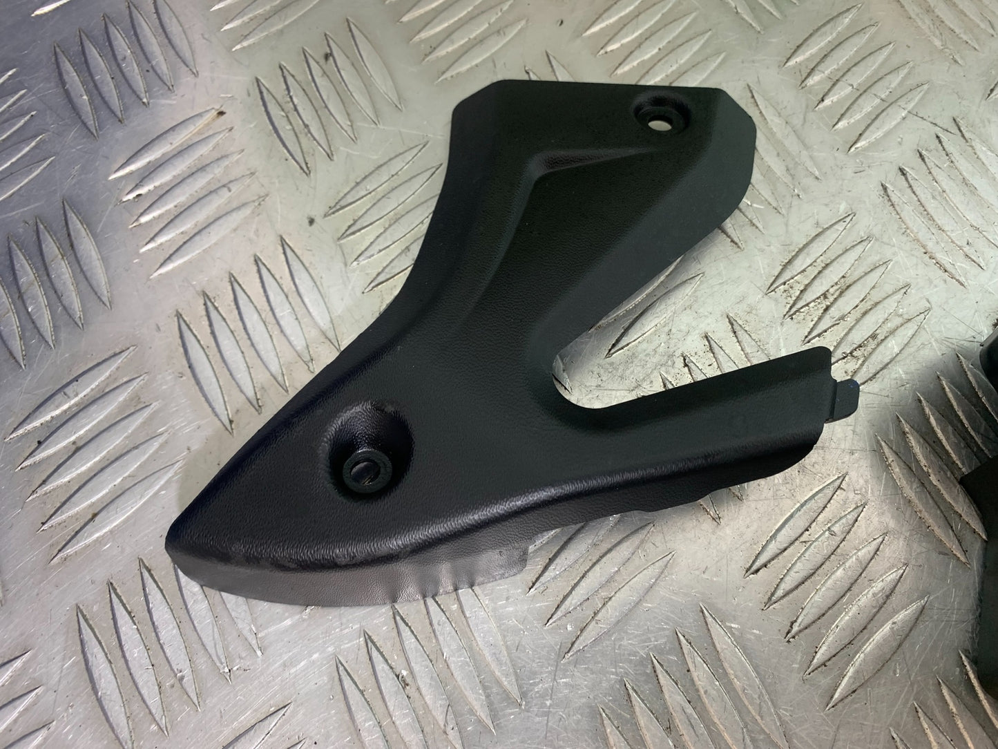 TRIUMPH TRIDENT 660 INFILL PANELS  YEAR 2021-2024 (CMB1148)