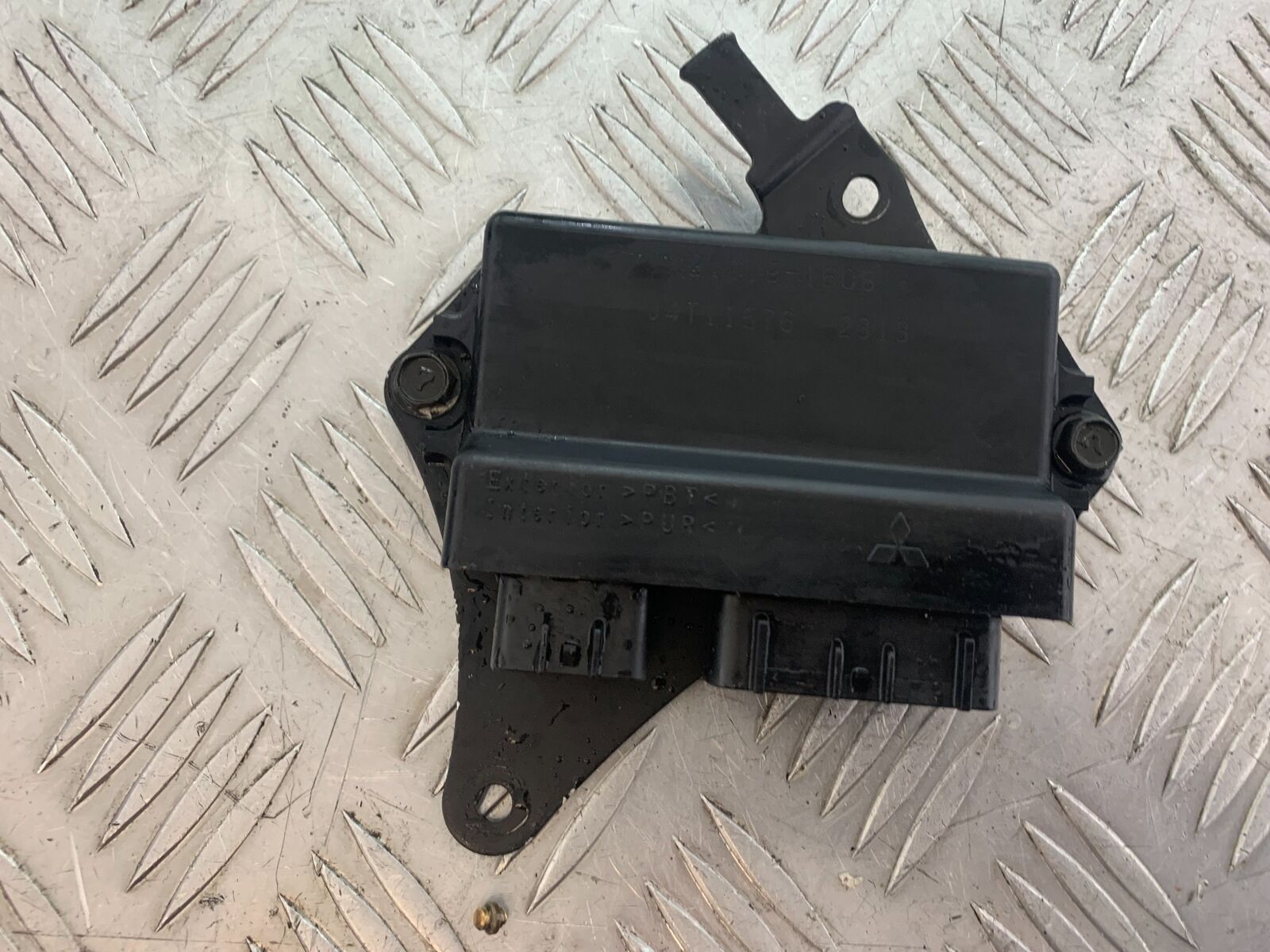 KAWASAKI ZX6R ZX636 ECU   YEAR 2002  (CMB1100)