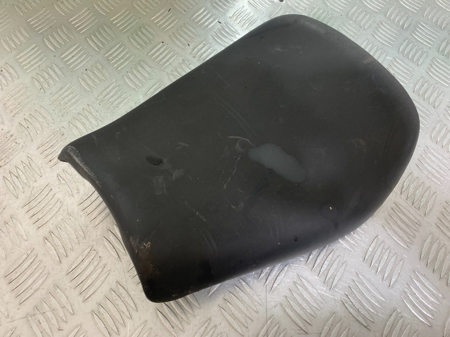 TRIUMPH T509 SPEED TRIPLE FRONT SEAT YEAR 1997-1998 (CMB1144)