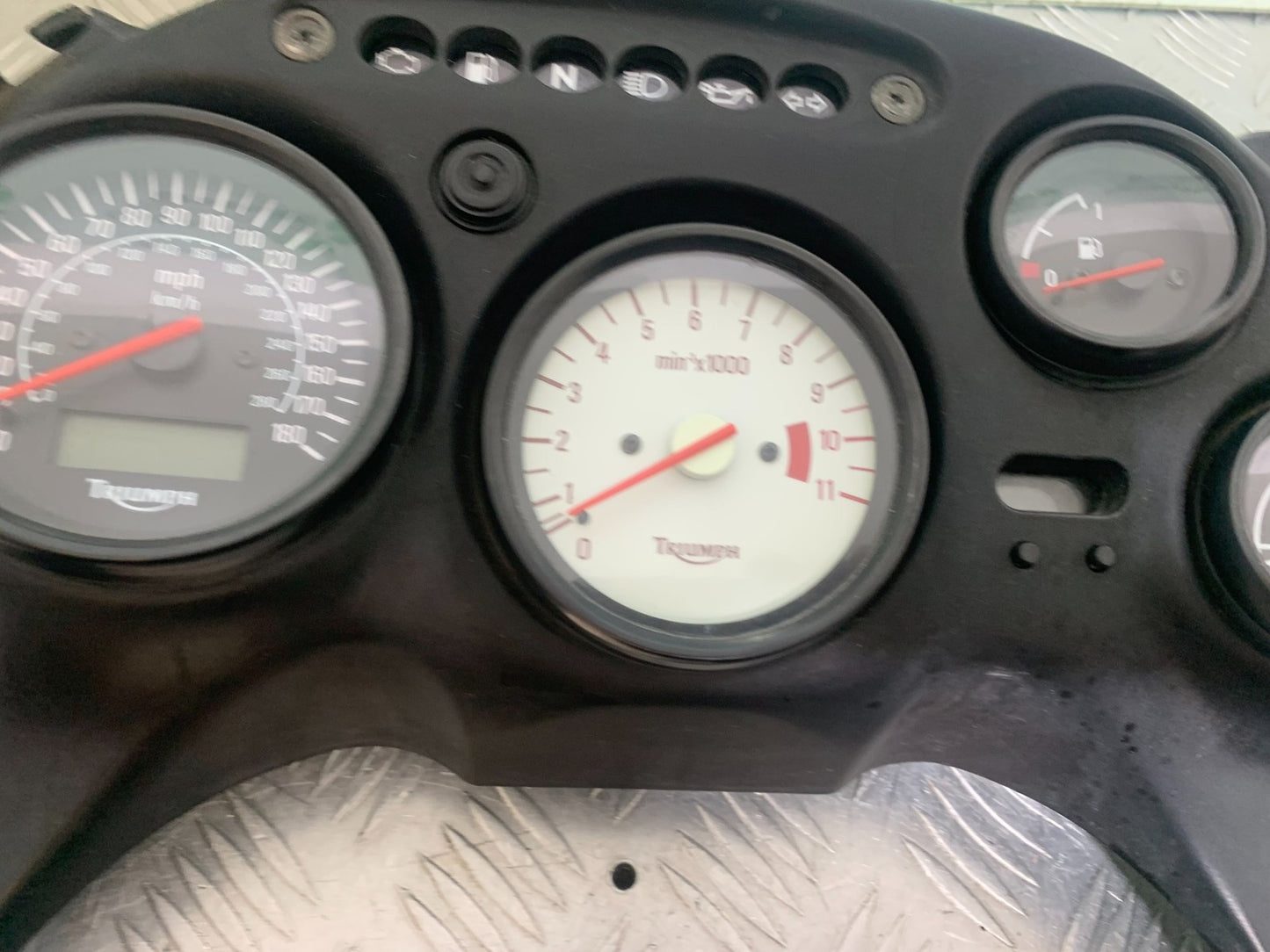 TRIUMPH 955i SPRINT ST CLOCKS SPEEDO DASH  1999-2004 (CMB1176)