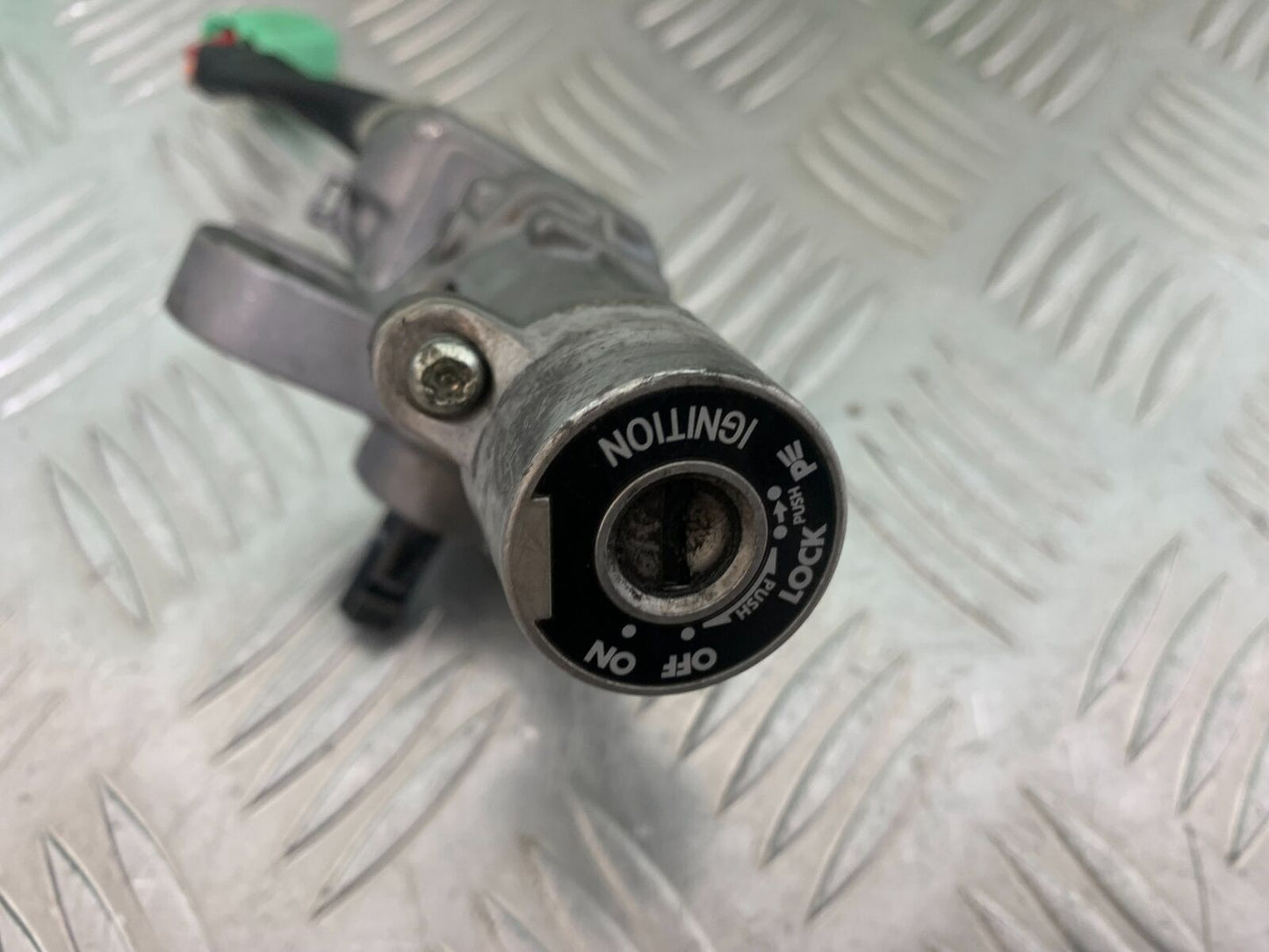 SUZUKI INTRUDER VL800 C800 LOCKS AND KEY  YEAR 2012-16 (CMB1039)