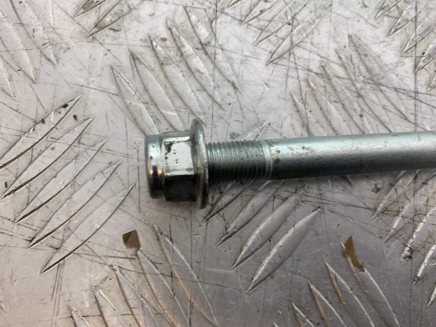 SINNIS TERRAIN 125 SWINGARM SPINDLE  YEAR 2017-2020 (CMB1241)