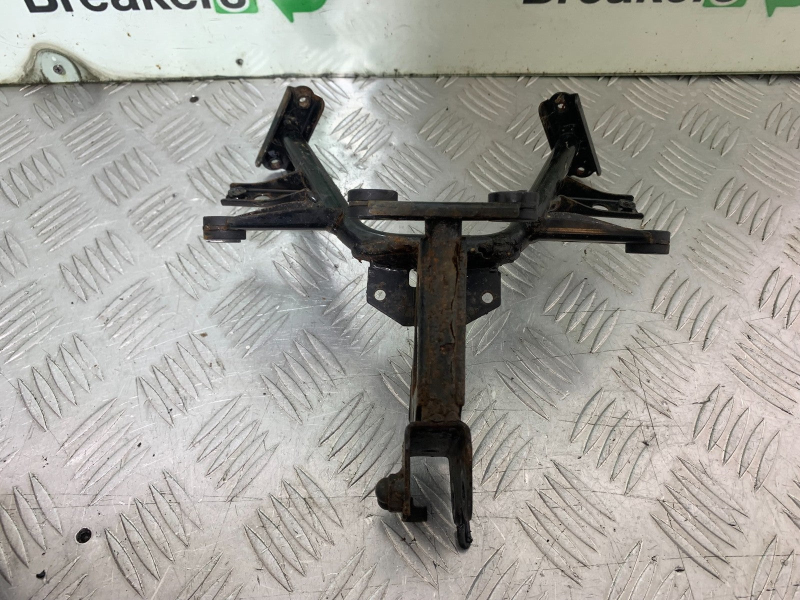 YAMAHA YZF-R125 YZF 125 FAIRING BRACKET  YEAR 2019-2022 (CMB1263)