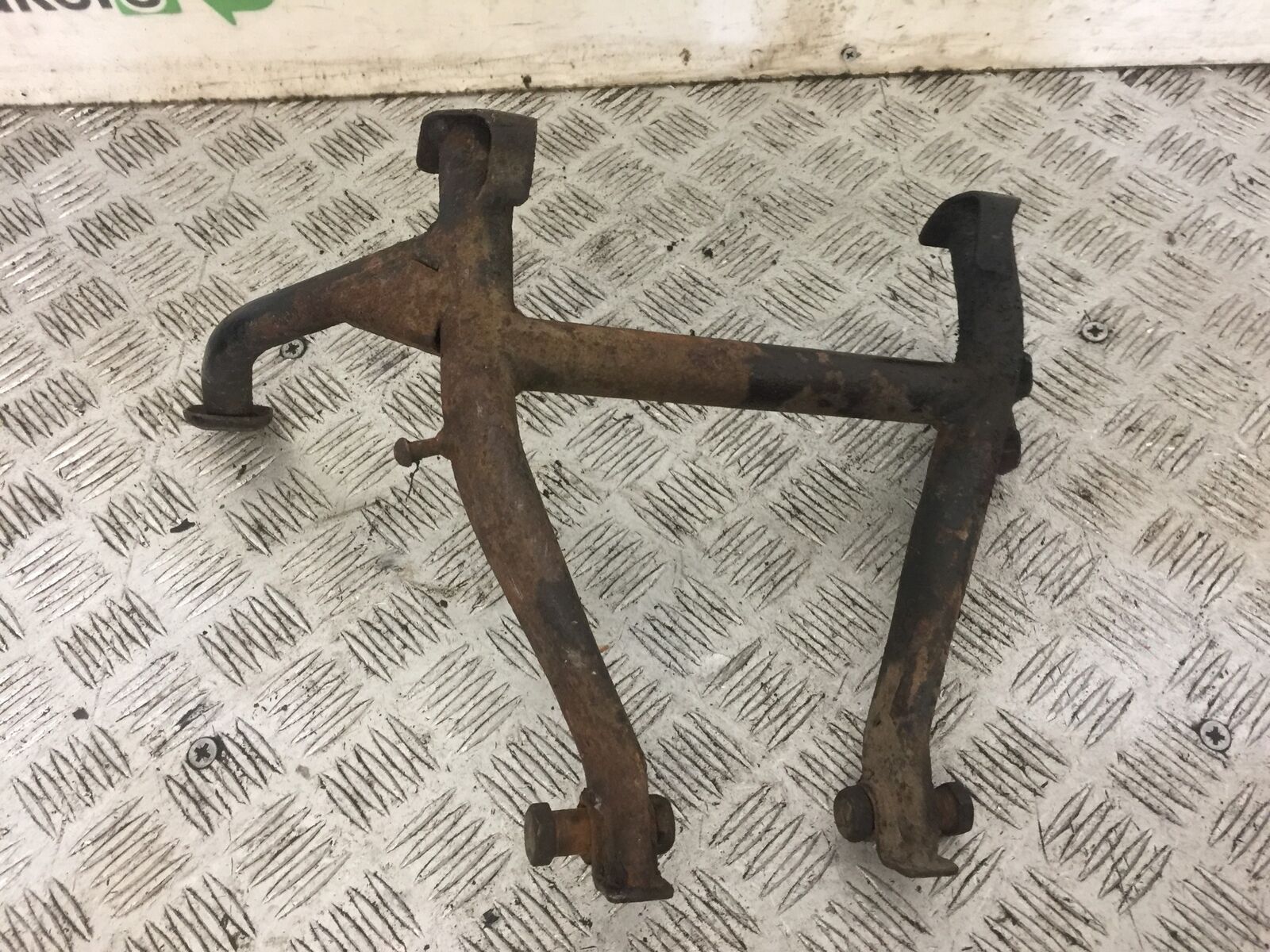 KAWASAKI Z750 ZR750 ZR-7S CENTER STAND YEAR 1999-05 (STOCK 707)